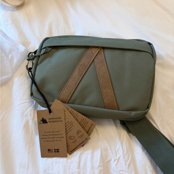 Adventurist Backpack Co. Summit Sling Bag OLIVE NWT - Picture 3 of 5